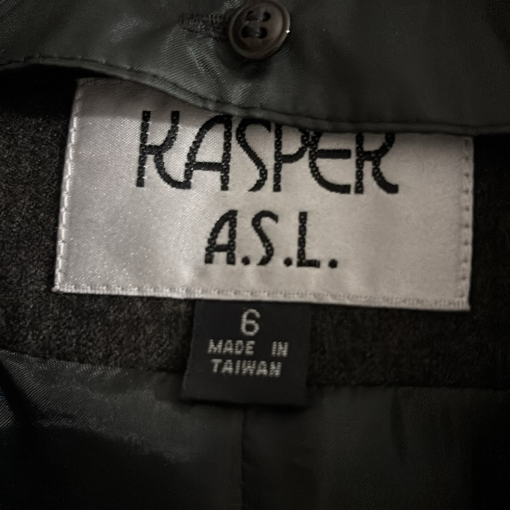 Woman’s pant and jacket wool suit - Picture 2 of 5